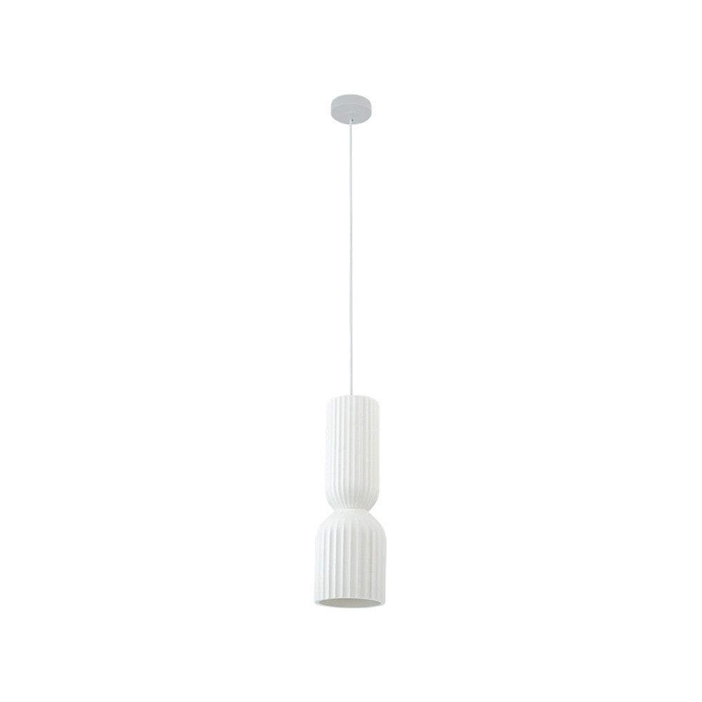 Suspension blanche à abat-jour cylindrique côtelé et cordon fin, vue de face sur fond blanc