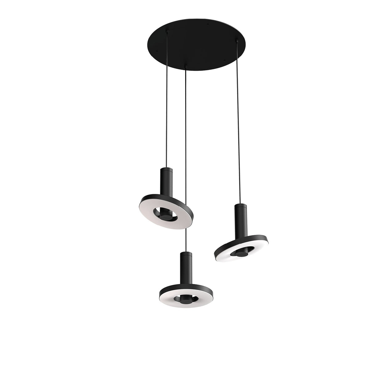 Trois suspensions identiques suspendues à un grand plateau circulaire noir