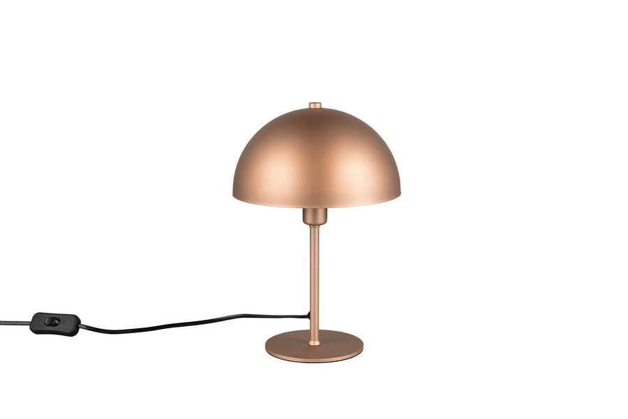 Vue de trois quarts du luminaire avec interrupteur noir visible sur le cordon