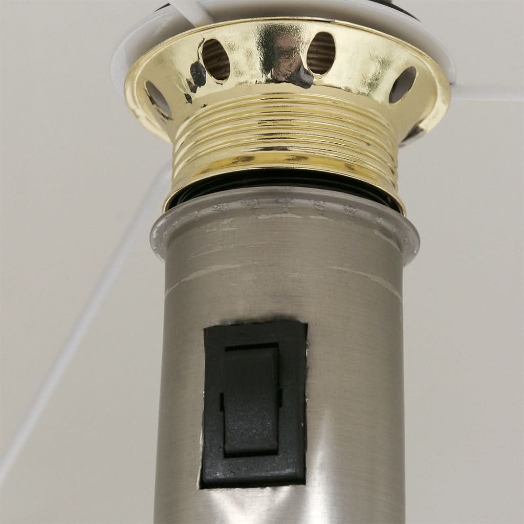 Douille E27 avec interrupteur intégré du lampadaire acier Noor | Designix