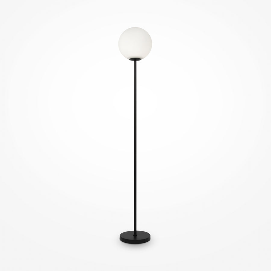 Lampadaire noir mat de face avec globe blanc opalin et socle plat