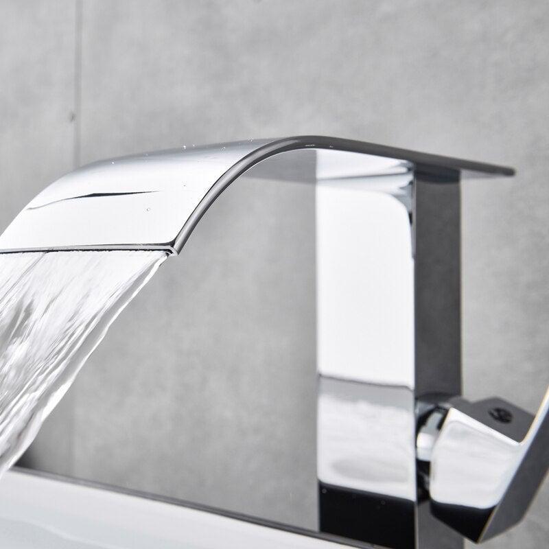 Mitigeur Lavabo Cascade | Équilibre Chromatique - Designix Mitigeur Lavabo Petit | 21.4 cm