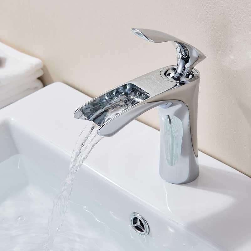 Mitigeur Lavabo Cascade | Esthétique Futuriste - Designix Mitigeur Lavabo Chrome