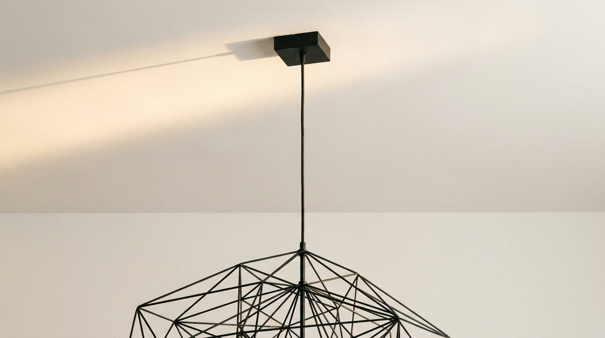 Brancher un luminaire au plafond : la méthode selon vos fils