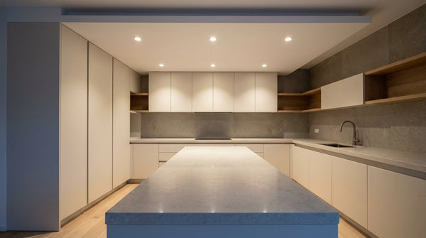 Idée spot plafond cuisine : la lumière qui suit vos gestes