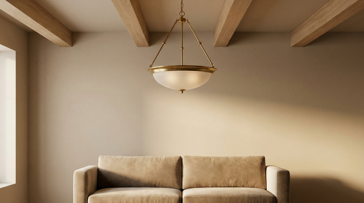 Quel luminaire au plafond avec poutres : hauteur et style