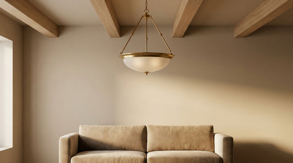 Quel luminaire au plafond avec poutres : hauteur et style