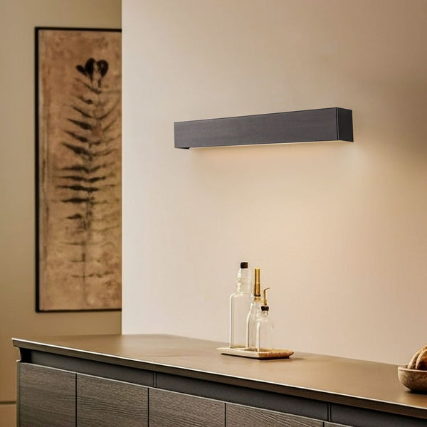 Applique murale Straight S en acier, noir, hauteur 7 cm