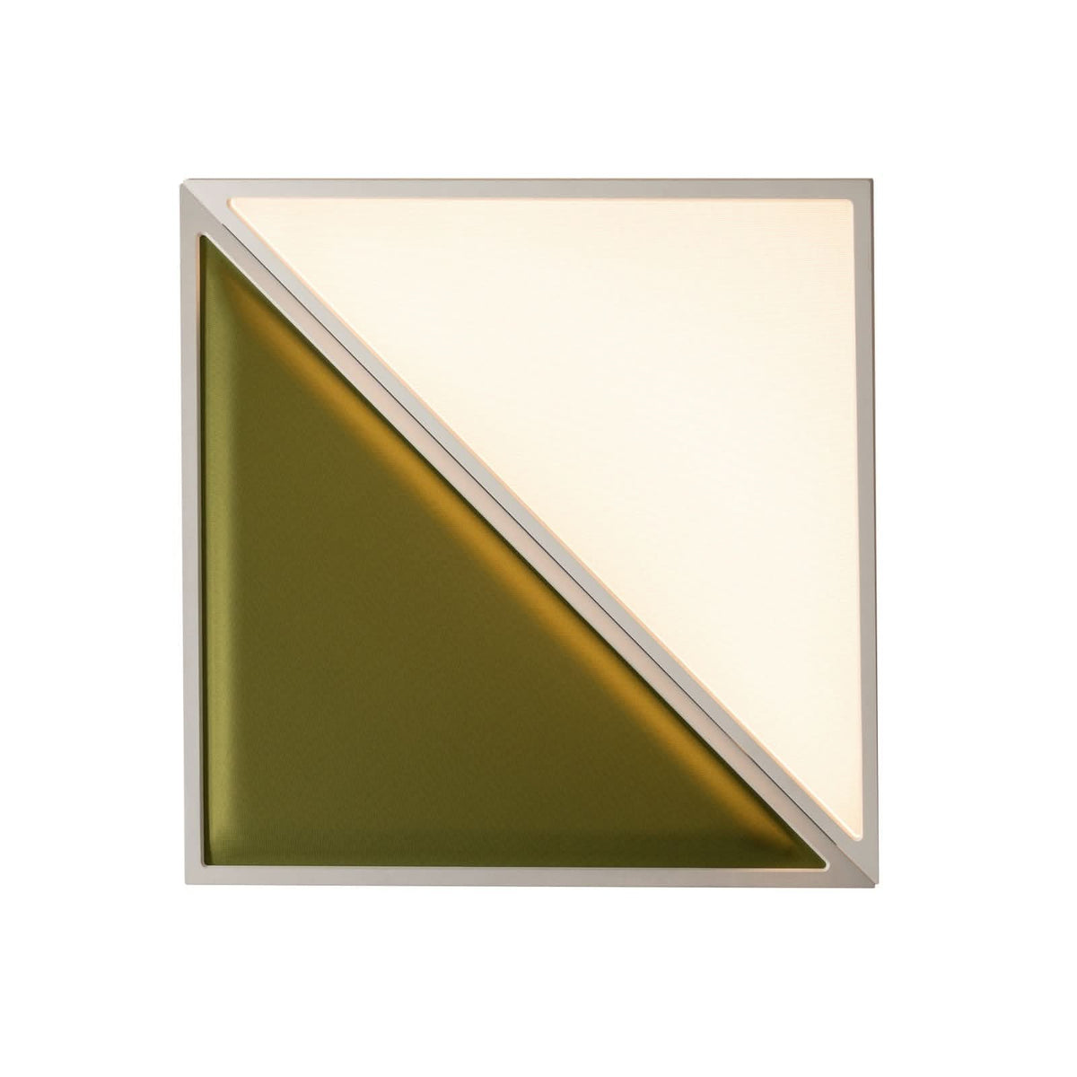 Applique carrée de face sur fond blanc, triangle lumineux et panneau vert.