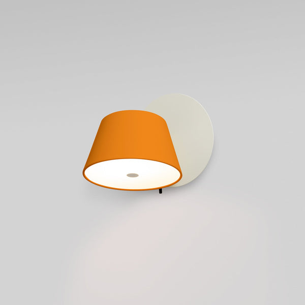 Applique murale Tam Tam 1 en aluminium, blanc mat et orange mat, hauteur 22 cm