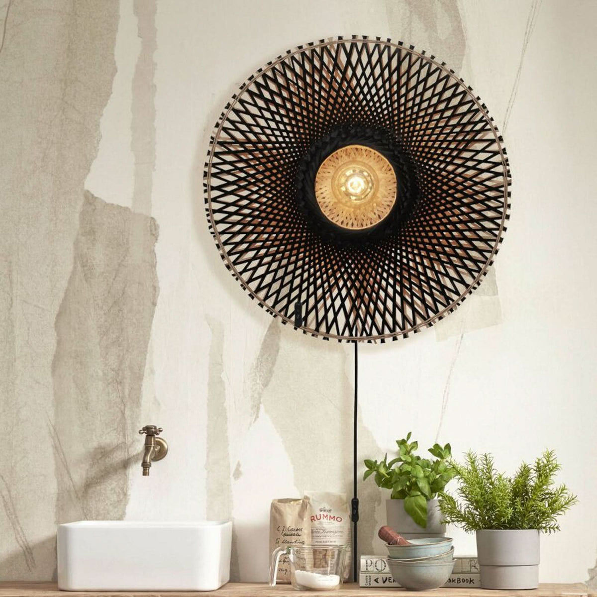 Applique murale Kalimantan Wand en bambou, noir et bois, Ø 60 cm