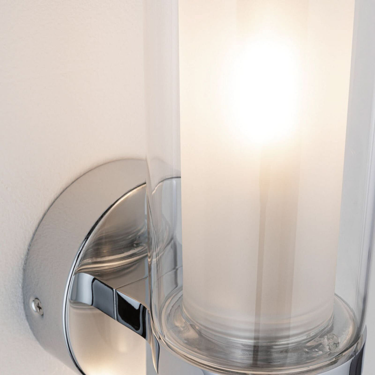Applique murale Luena IP44 en verre, chromé et transparent, Ø 10 cm, IP44