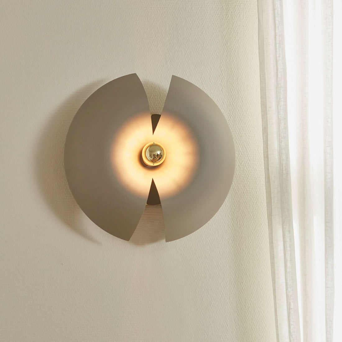 Applique murale Cycnus en aluminium, taupe, Ø 30 cm
