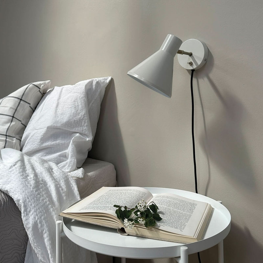 Applique murale Sleep en acier, blanc, hauteur 17 cm
