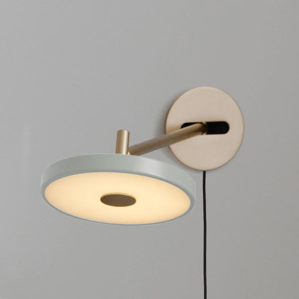 Applique murale LED Asteria Long en aluminium, vert clair et laiton, Ø 15 cm