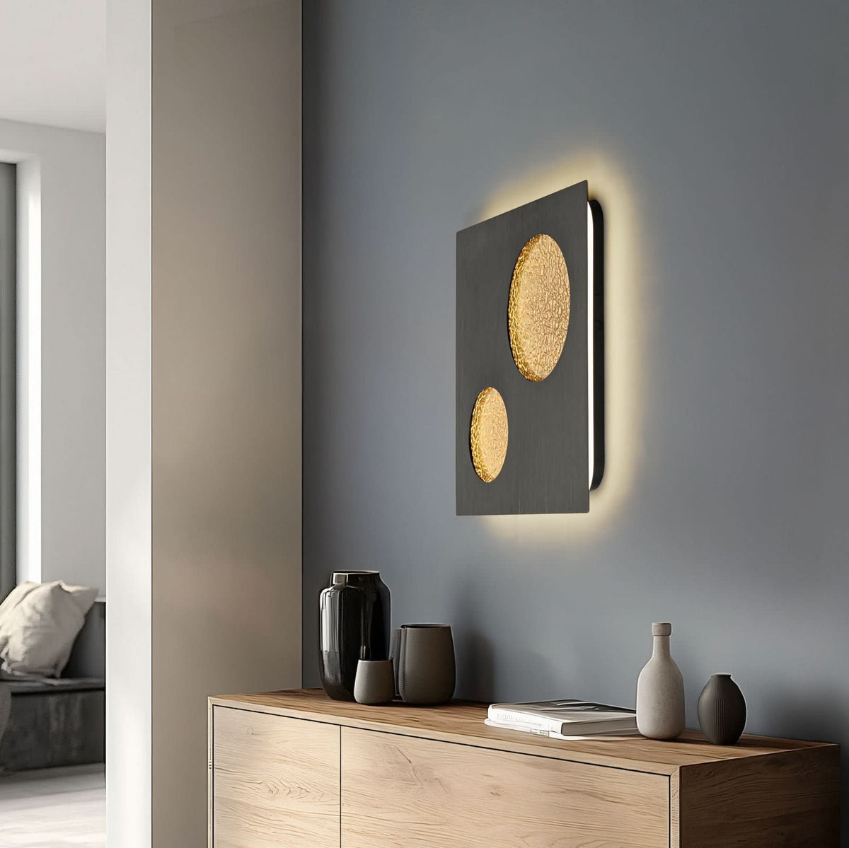 Applique murale LED Delin en métal, gris et doré, hauteur 55 cm