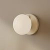 Applique murale Flo en verre, beige et blanc, Ø 19 cm