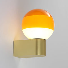 Applique murale LED Dipping Light A1 en verre, ambre et laiton, Ø 12,5 cm