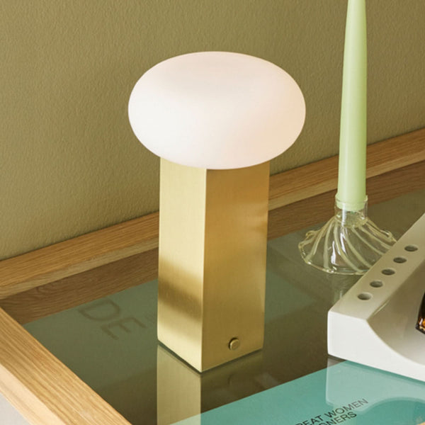 Lampe à poser d'extérieur LED rechargeable LOW en verre, laiton et blanc, hauteur 20 cm, IP44