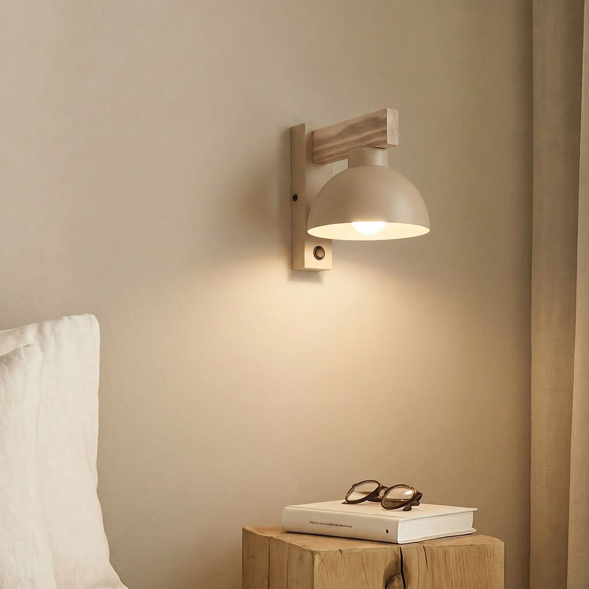 Applique murale Oslo en bois, sable, hauteur 20 cm