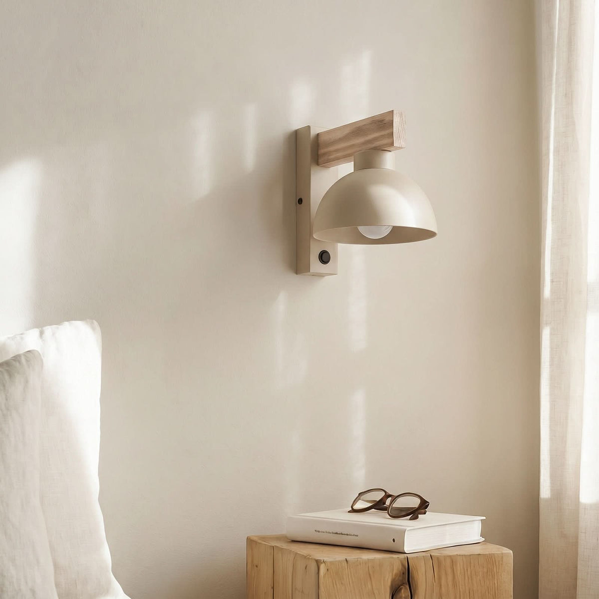 Applique murale Oslo en bois, sable, hauteur 20 cm