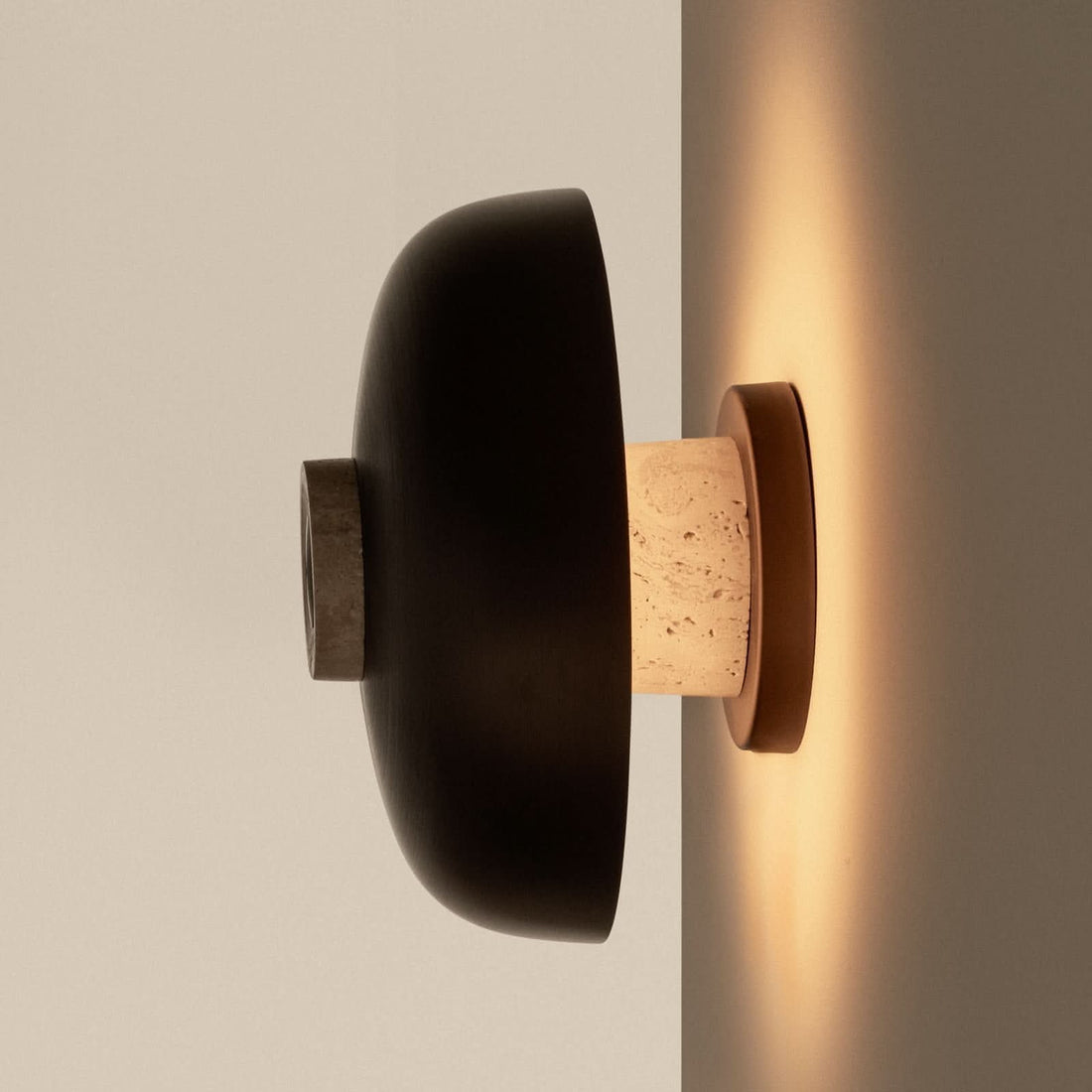 Applique murale LED Reverse en pierre, bronze et sable, Ø 24 cm
