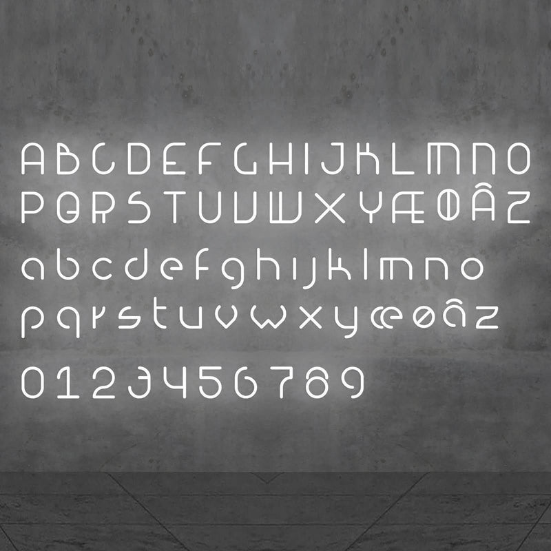 Applique murale LED Alphabet en aluminium, blanc, hauteur 65 cm, 3000 K, 21 W, largeur 65 cm