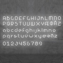 Applique murale LED Alphabet en aluminium, blanc, hauteur 49,2 cm