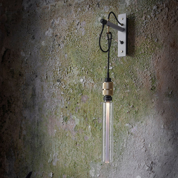 Applique murale Hooked Wall en acier, gris clair et laiton, 40 W