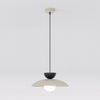 Suspension Mulan beige et noire, verre blanc