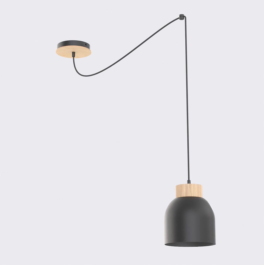 Vue de face du luminaire complet avec rosace, câble noir et abat-jour