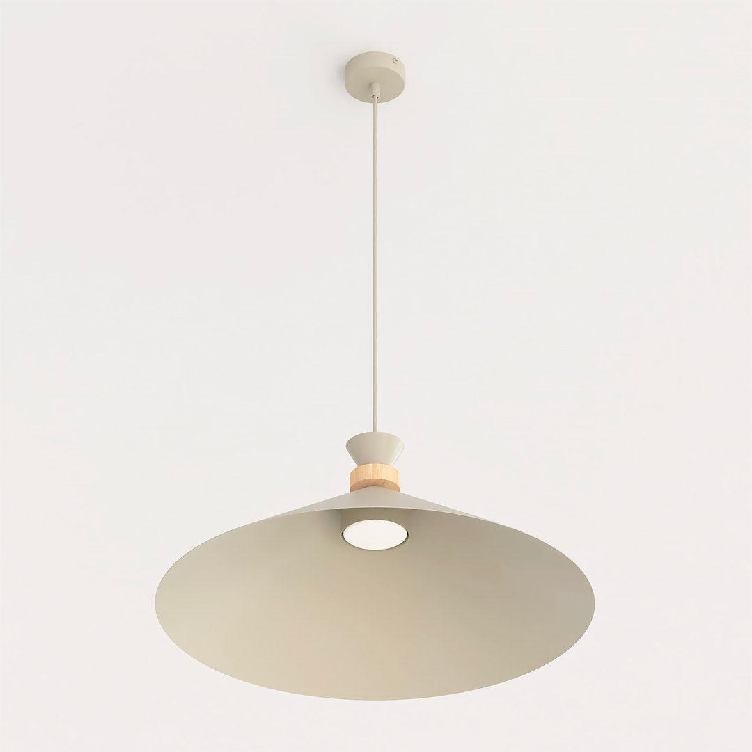 Vue de dessous dévoilant la douille et l'anneau en bois clair