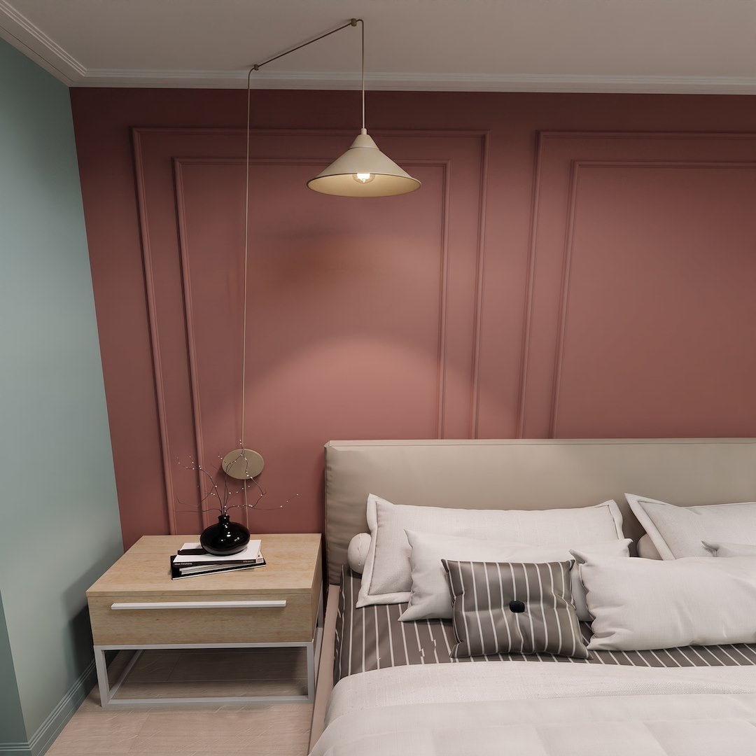 Mise en ambiance dans une chambre, suspension au-dessus de la table de nuit