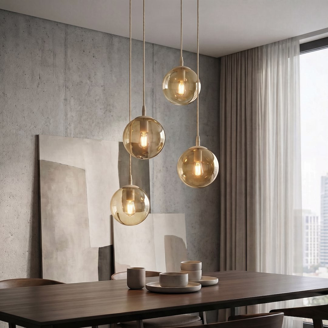 Suspension Cosmo 4 lumières beige, verre ambré