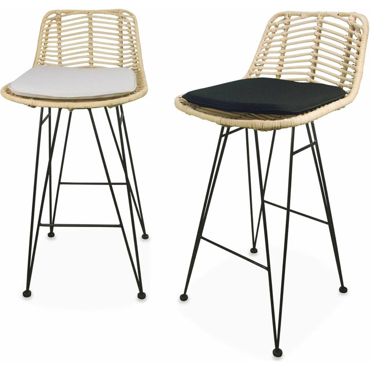 Alice'S Home - Deux Tabourets De Bar En Rotin Naturel Et Métal. Coussins Beiges - Cahya | Designix - Amazon    - https://designix.fr/