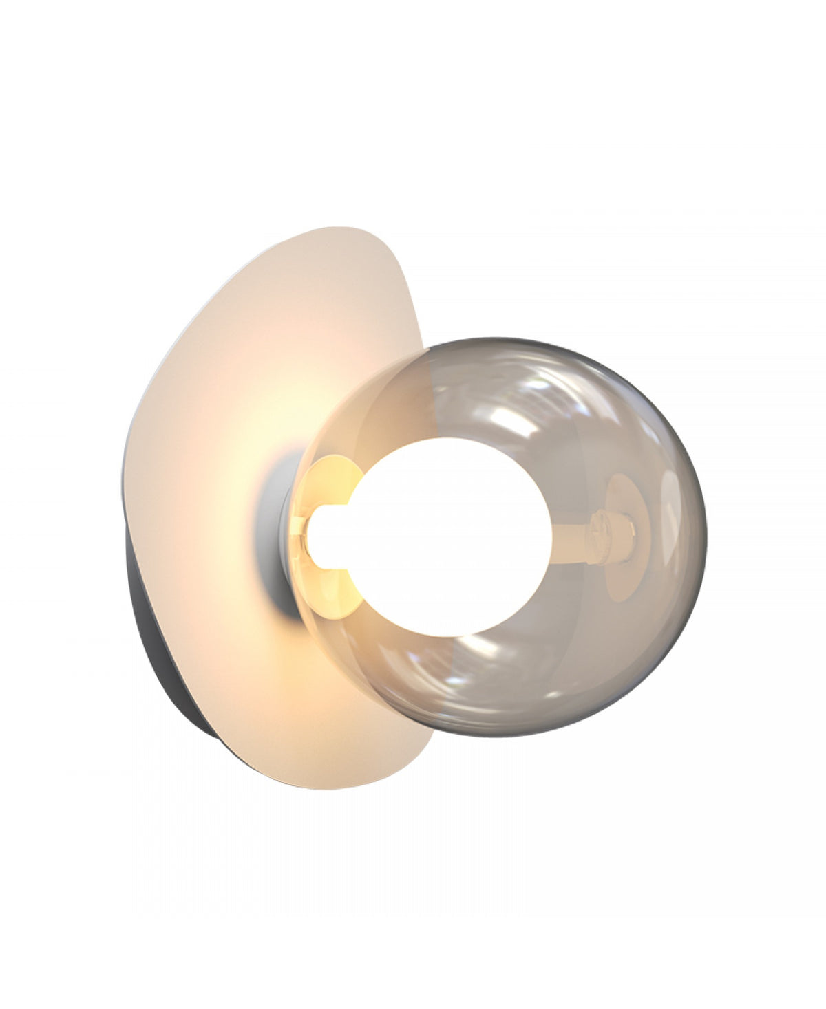 Profil rapproché du luminaire mural avec sa sphère en verre et sa platine.