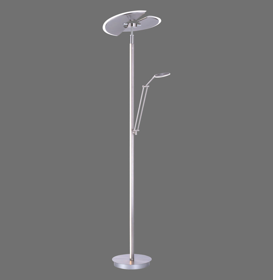 Lampadaire argenté de face sur fond gris, réflecteur orientable et bras de lecture articulé
