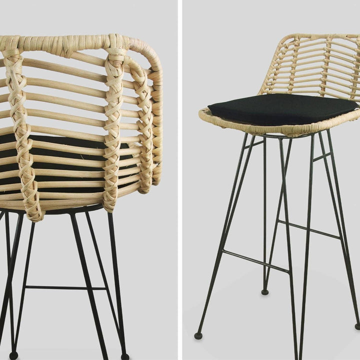 Alice'S Home - Deux Tabourets De Bar En Rotin Naturel Et Métal. Coussins Noirs - Cahya | Designix - Amazon    - https://designix.fr/