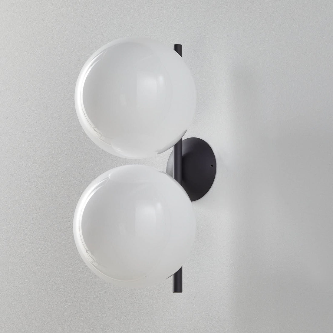 Applique murale IC C/W1 Double en verre, noir et blanc, 2 lumières, Ø 20 cm