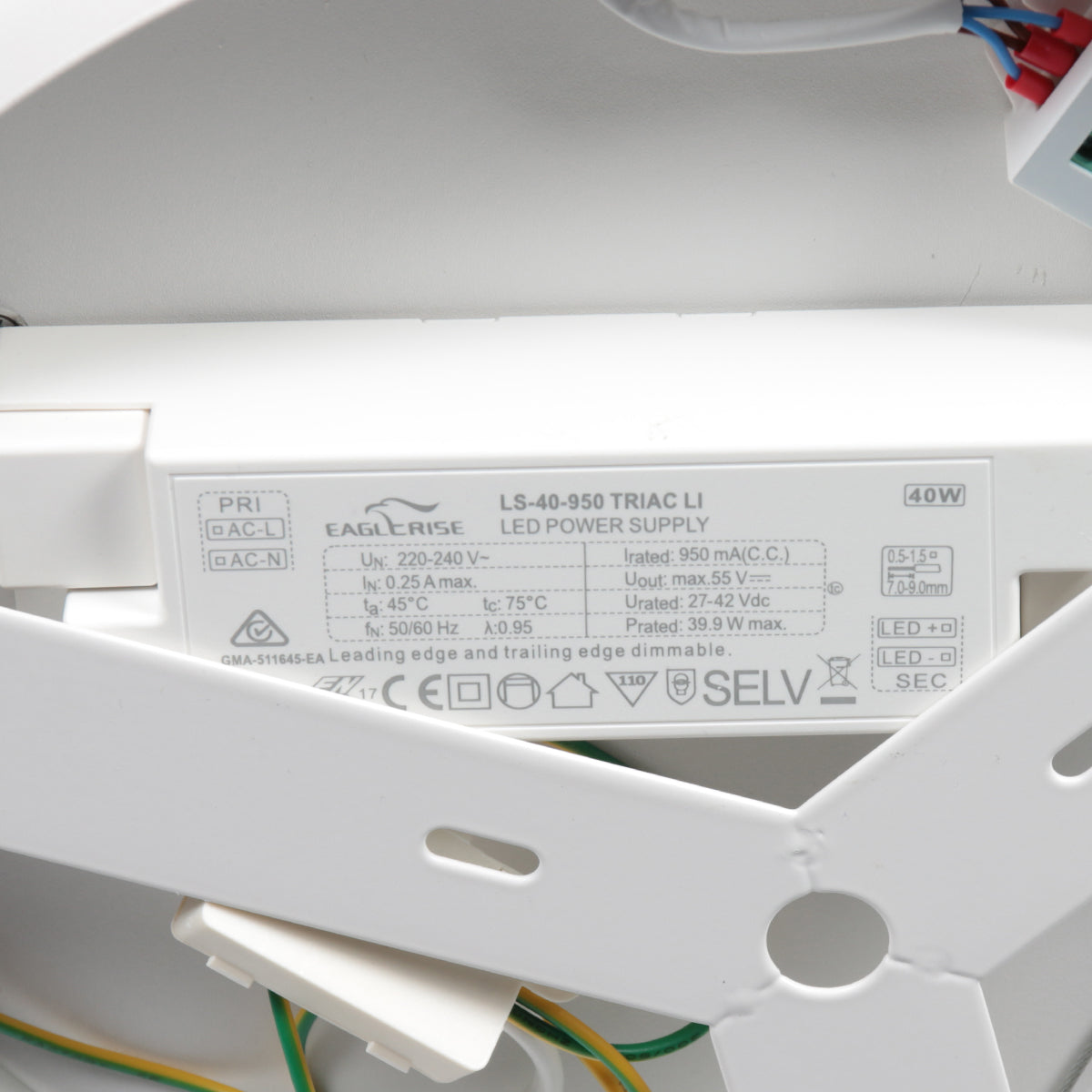 Étiquette du driver LED 40 W dimmable avec caractéristiques électriques et marquages