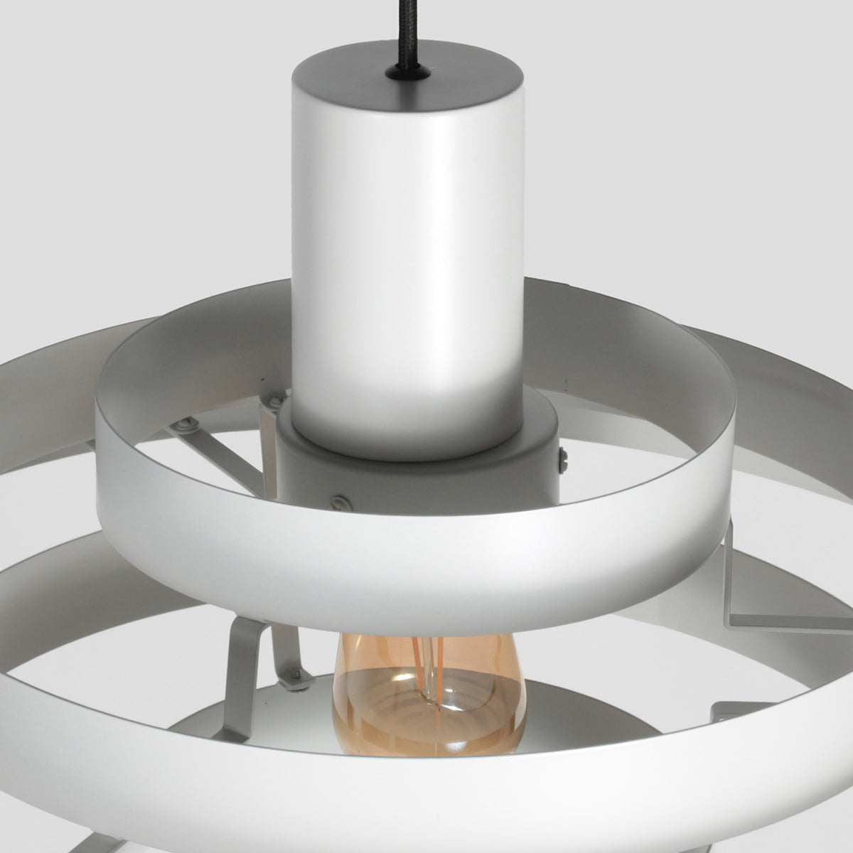 Anneaux blanc mat et intérieur doré de la suspension Halo Cirque vus de dessus – Designix.fr