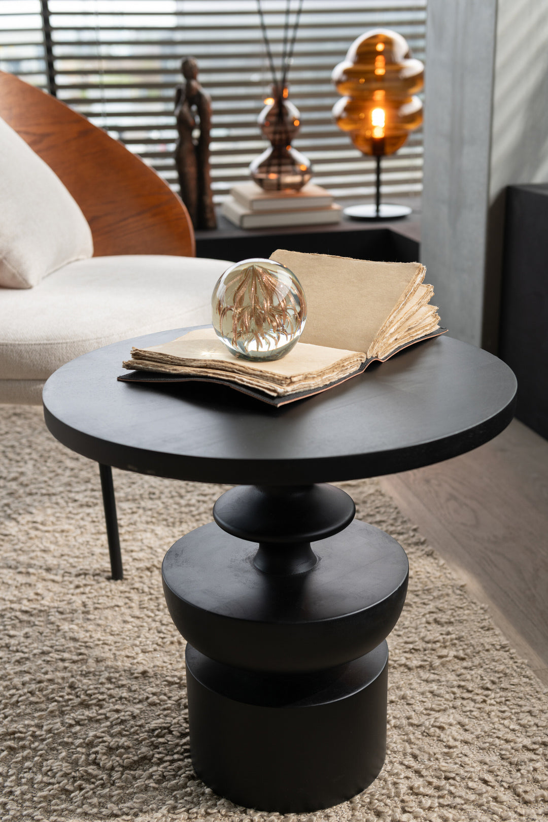 Table Manguier Noir Hiver 2024