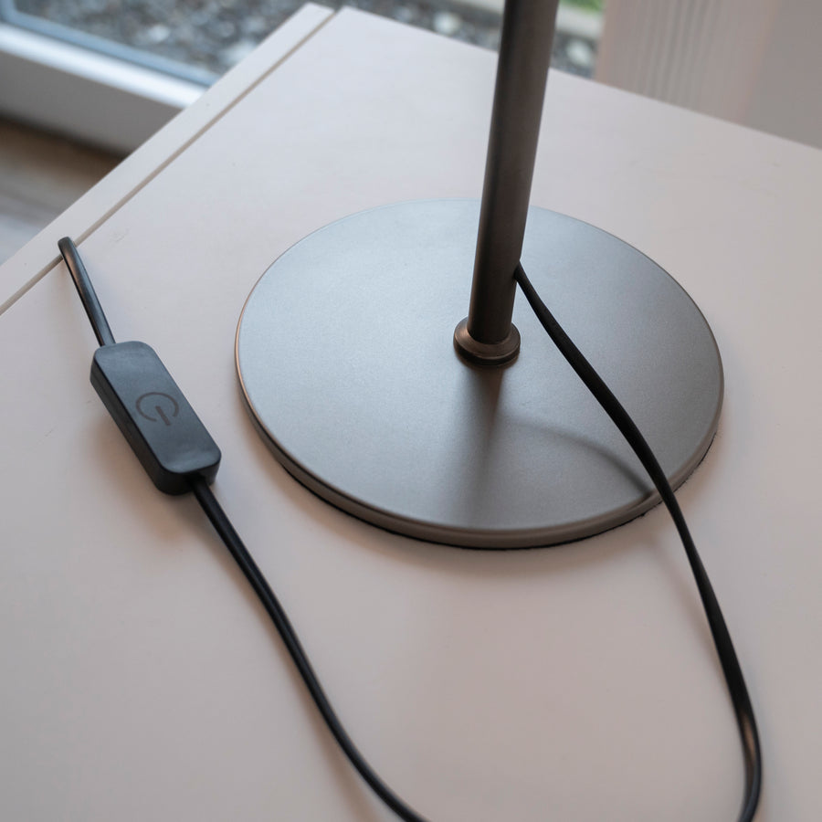 Lampe à poser Posh grise
