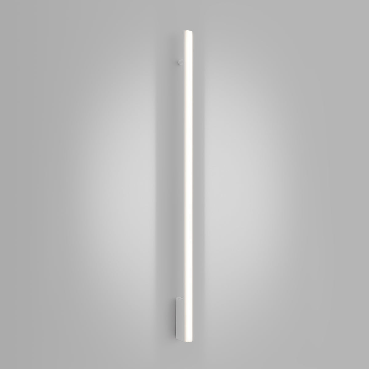 Même applique murale allumée, long tube lumineux blanc sur fond gris