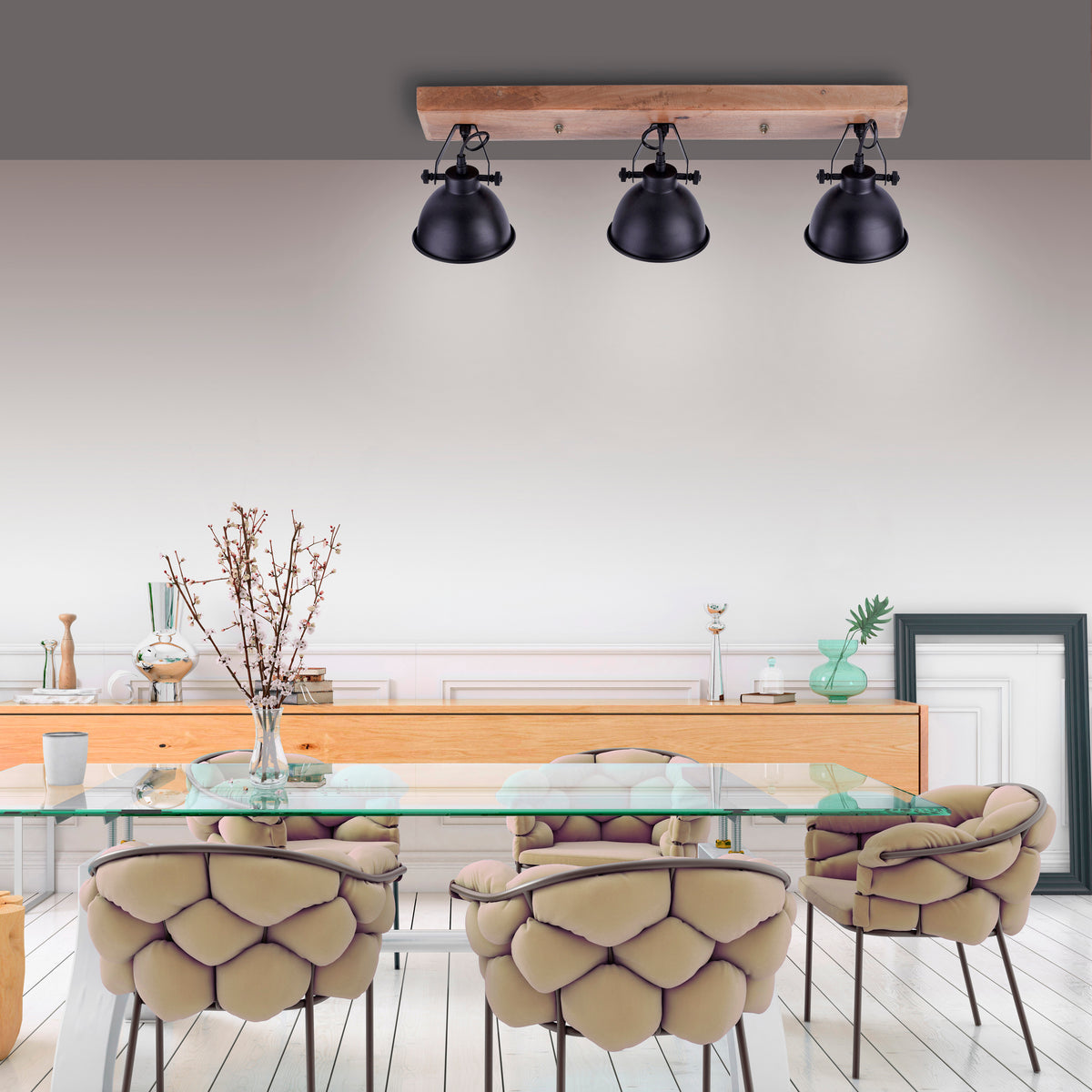 Mise en situation au-dessus d'une table de salle à manger, luminaire suspendu au plafond.