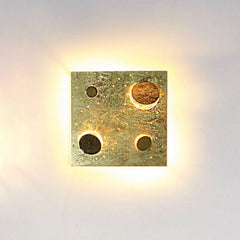 Applique murale LED Buchi 32x32 en acier, or, hauteur 32 cm