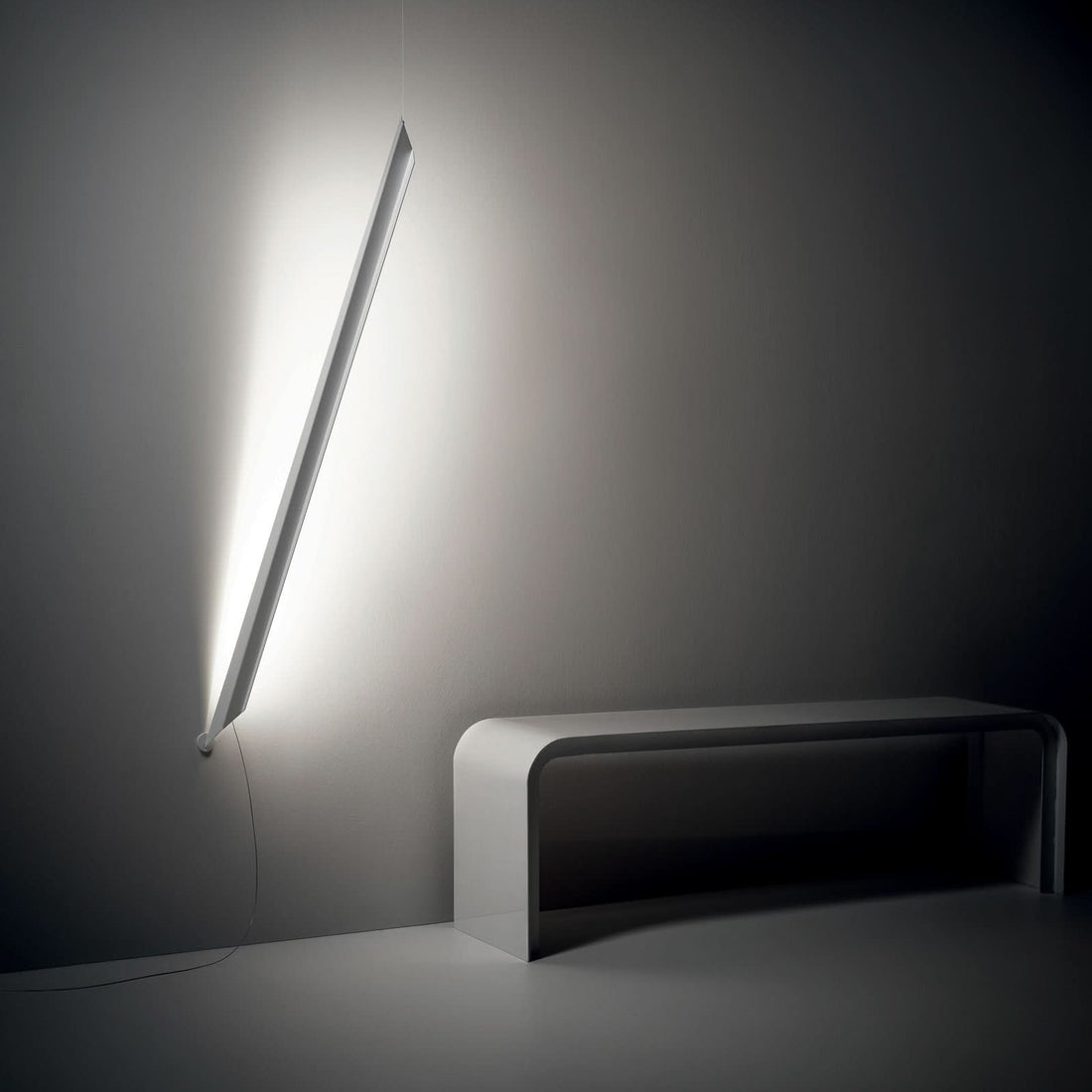 Applique murale LED Schegge en aluminium, blanc, hauteur 160 cm