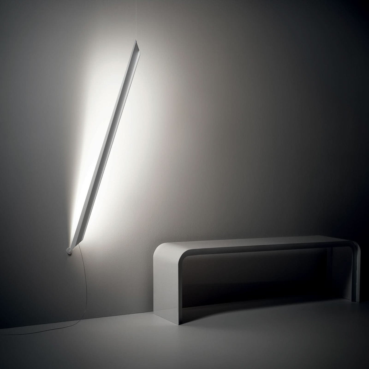 Applique murale LED Schegge en aluminium, blanc, hauteur 160 cm