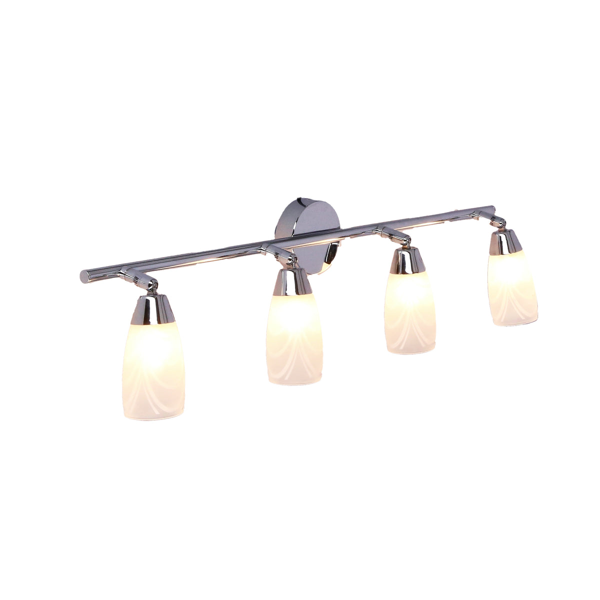 Plafonnier allumé, ses quatre abat-jours en verre diffusent une lumière chaude