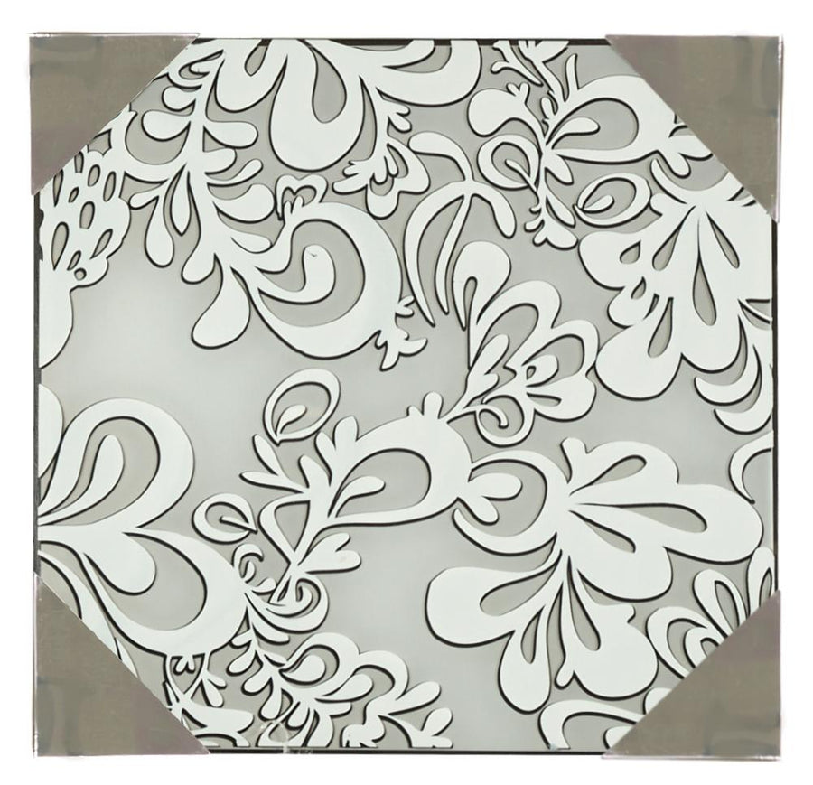 Vue de face du plafonnier carré en verre au motif floral ajouré
